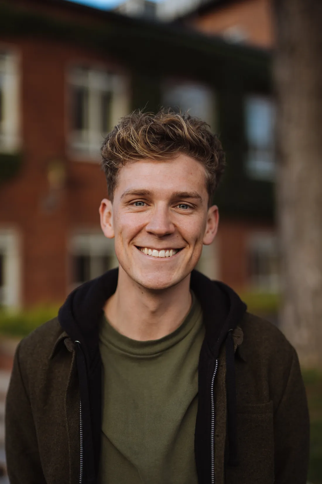 Portræt af fotograf Oliver Ørskov